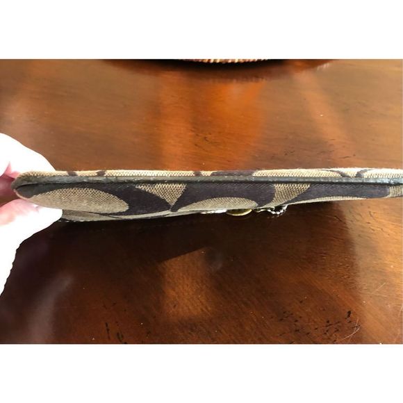 COACH - Monogram Logo Pouch in Chocolate & Khaki Canvas. Missing Wristlet Strap￼ - Picture 10 of 14